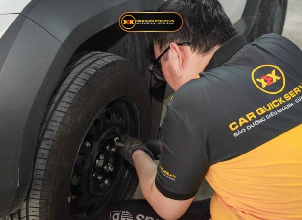 Kiểm tra phanh khi bảo dưỡng xe ô tô 20000km