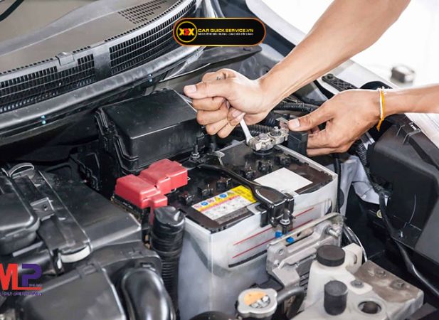 Các dấu hiệu cần bảo dưỡng ắc quy ô tô