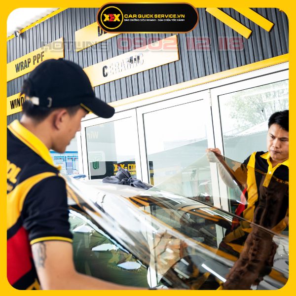 Dán phim cách nhiệt ô tô 7 chỗ