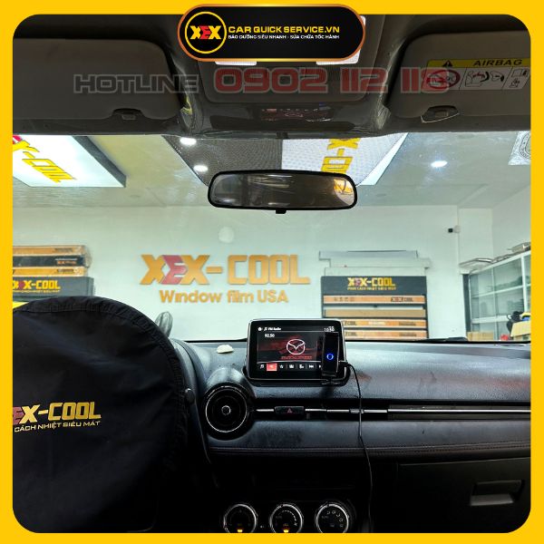 Dán phim siêu cách nhiệt ô tô 7 chỗ