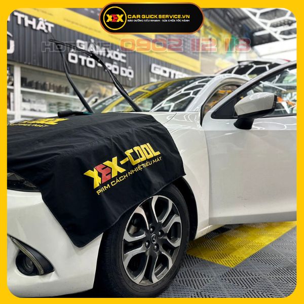 Dán phim siêu cách nhiệt ô tô 7 chỗ