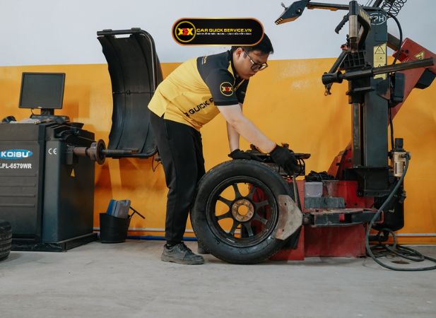 Các dậu hiệu cần thay lốp xe ô tô ngay lập tức
