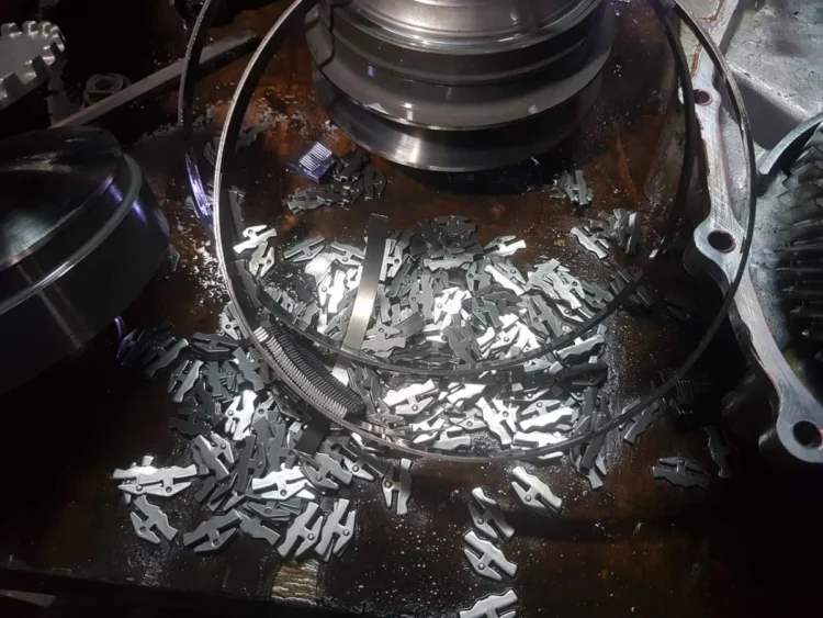 Dây đai hộp số CVT bị đứt