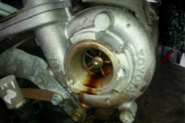 dấu hiệu bộ truyền động turbo bị hư hỏng